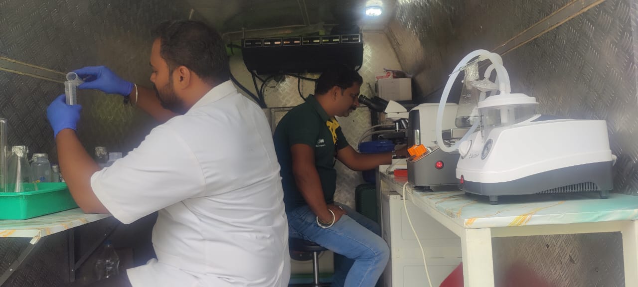 Mobile lab interior – analytic station